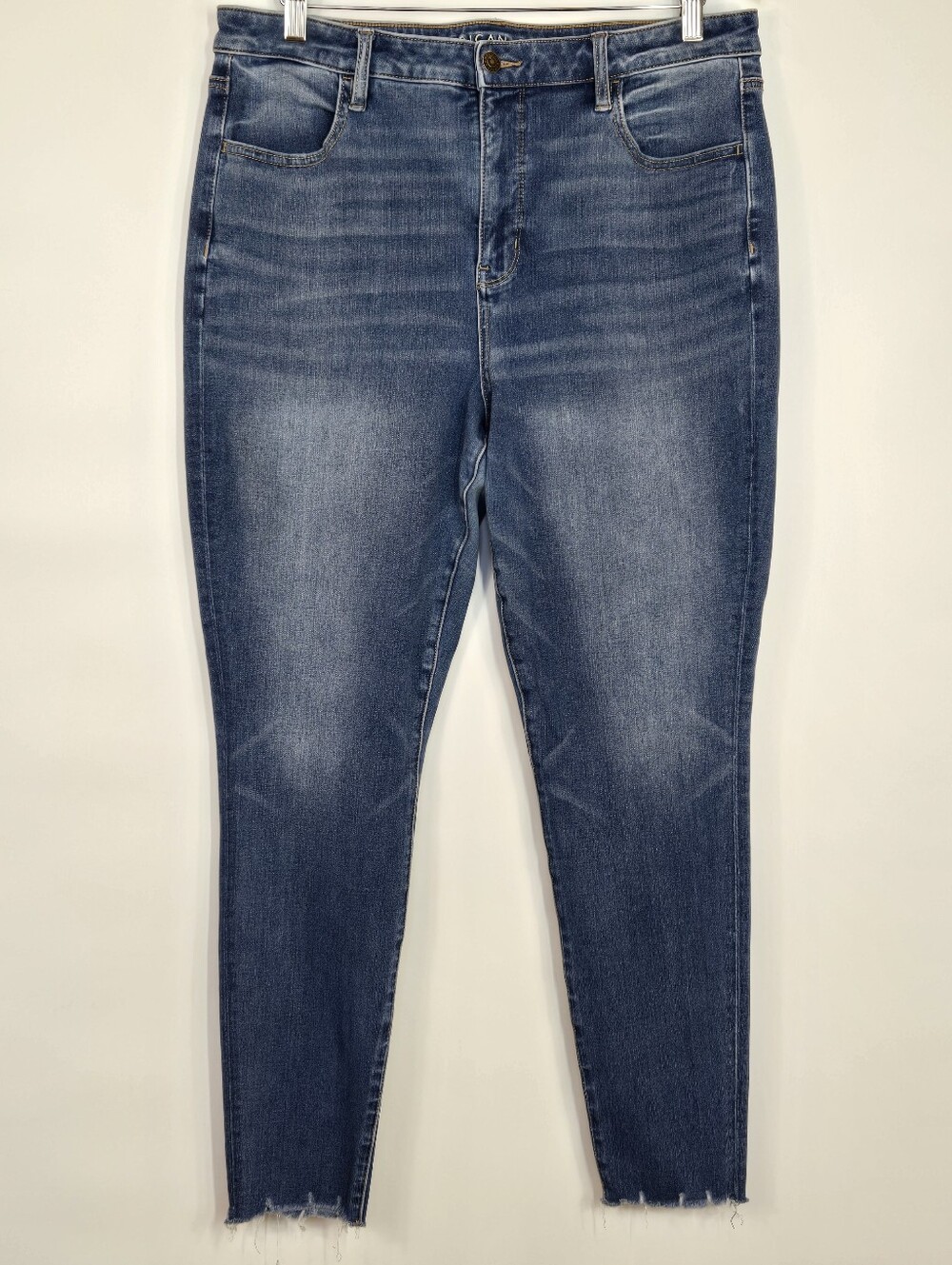 American Eagle Dream Super Hi-Rise Jegging Jeans  Distressed Raw Hem 16